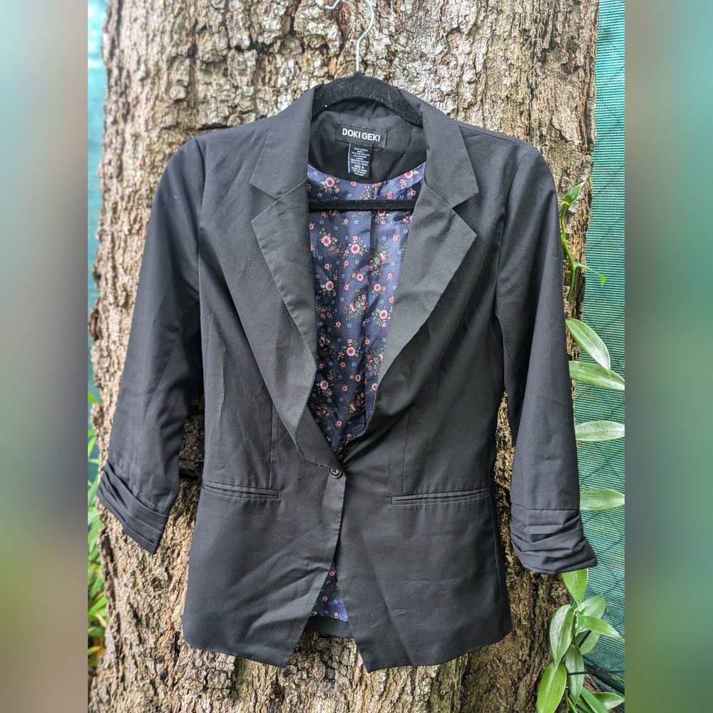 Doki Geki | Single Button Blazer | Ruched Sleeves | Black on Floral Lining